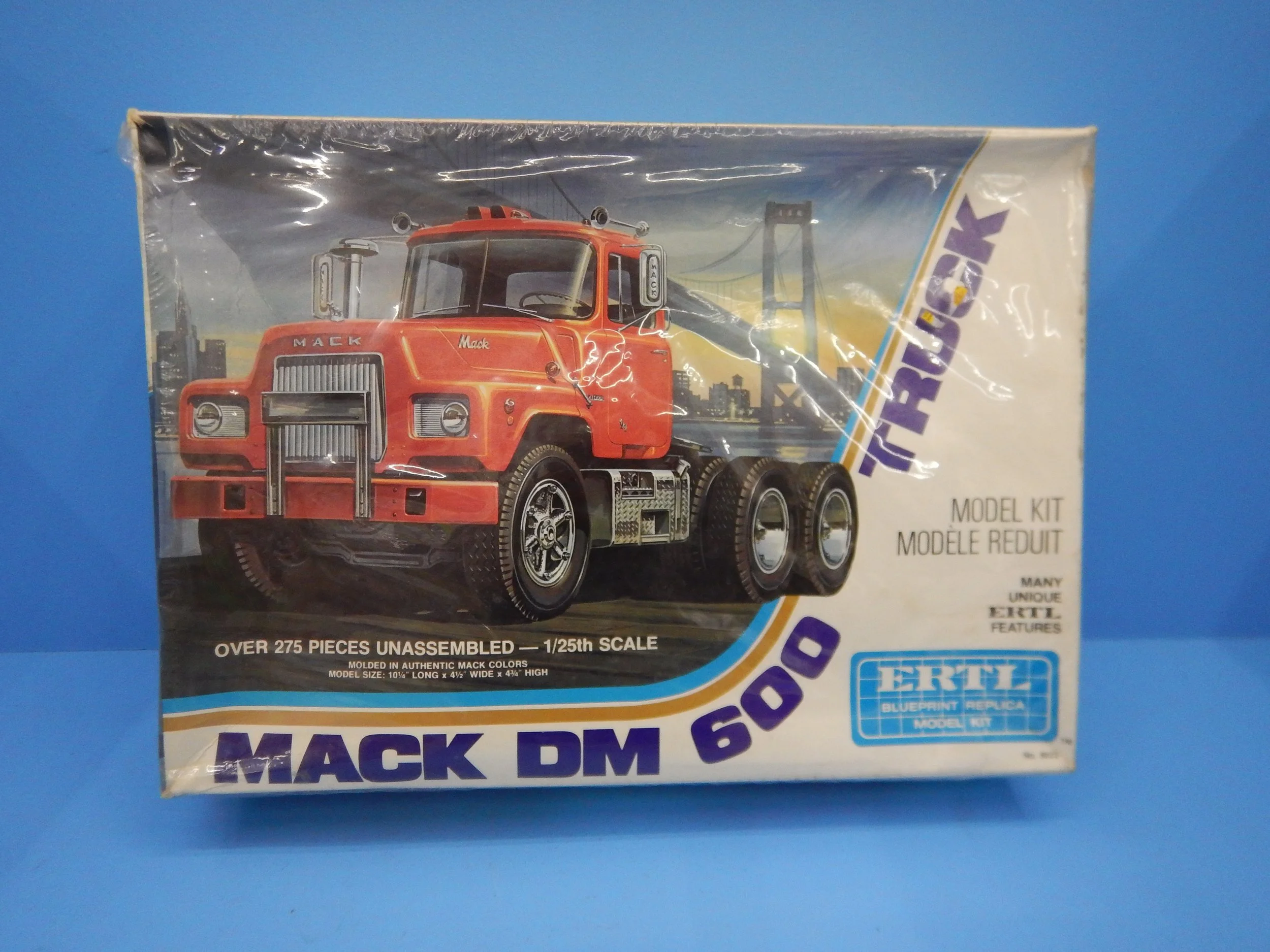 MACK DM-600, 8022TS
