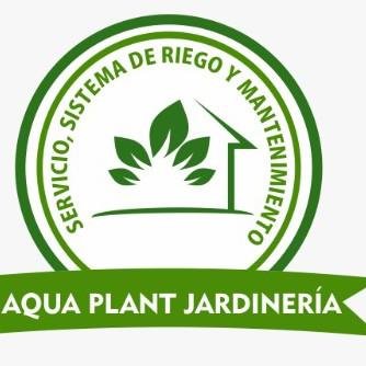 Logotipo de un servicio de riego y mantenimiento de jardines, con hojas verdes y una manguera en forma de una casa, y texto que dice 'Sistema de riego y mantenimiento' y 'Aqua Plant Jardinería'.