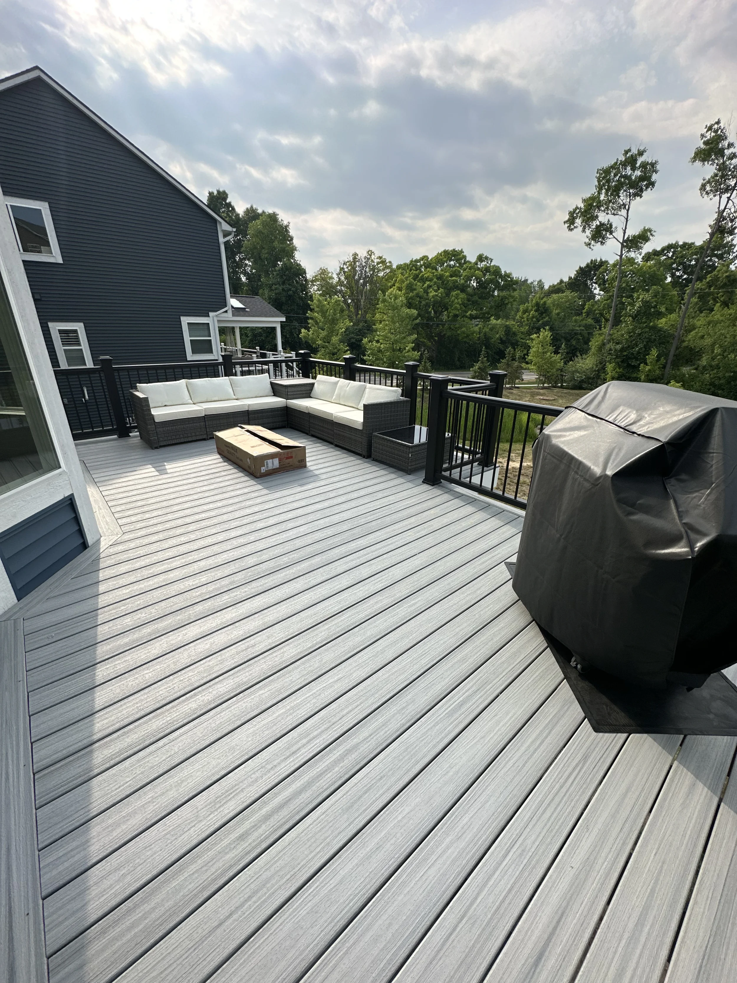 Custom Deck Michigan
