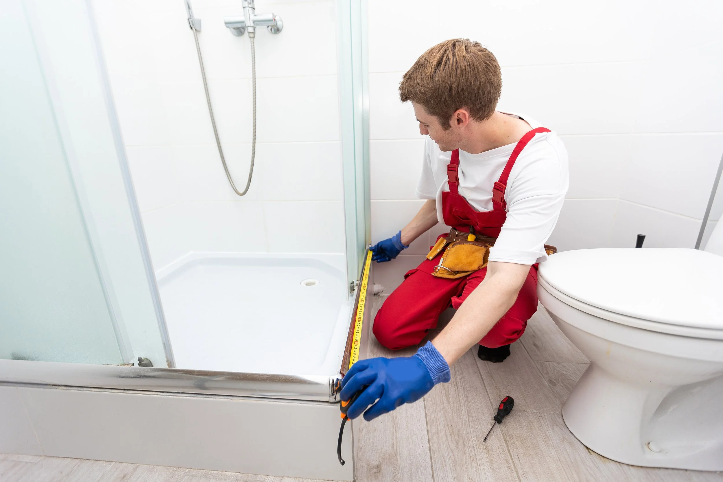 Bathroom Consultation - Taking Measurments