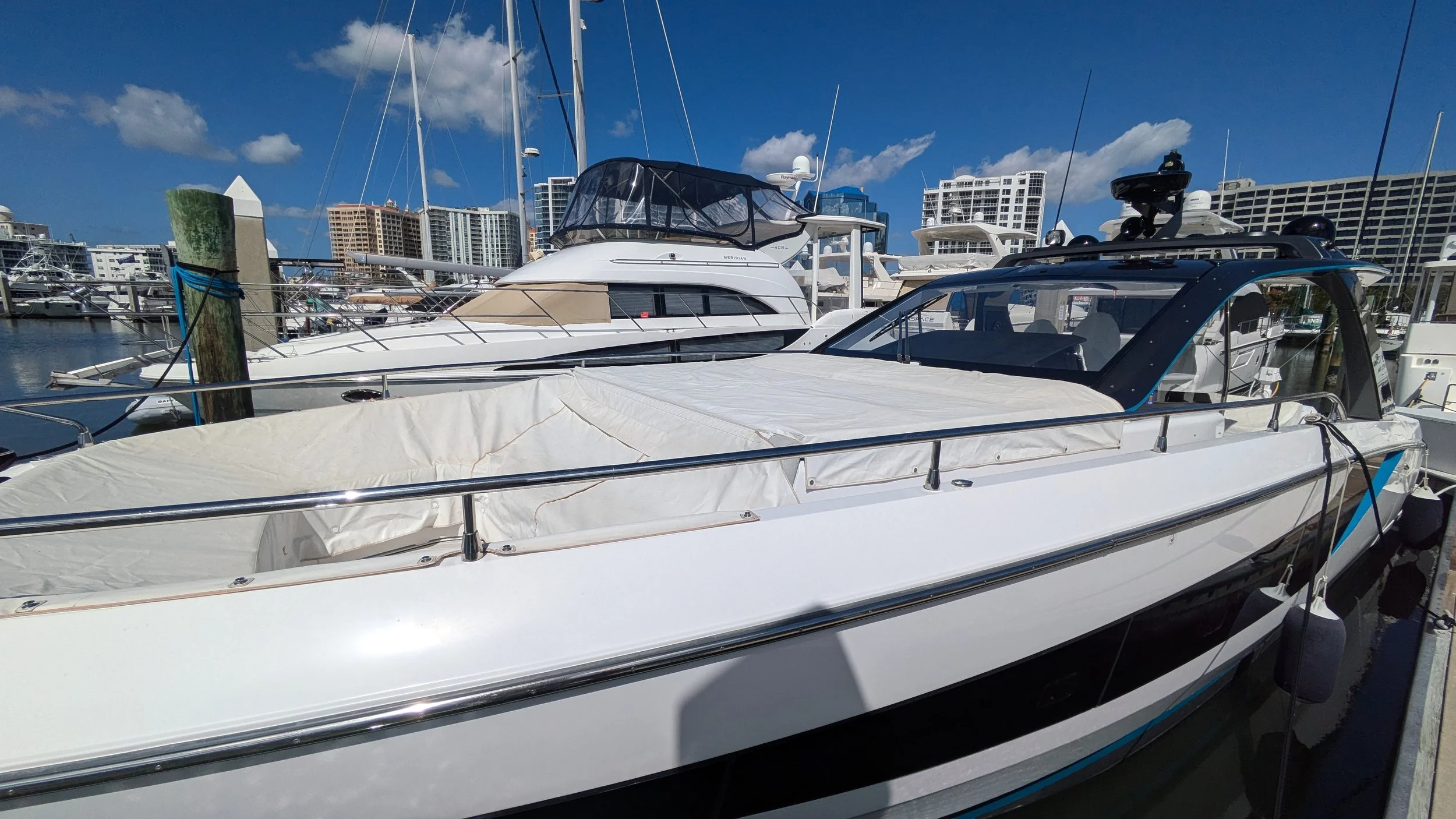 Azimut 42 Detail and Bottom Cleaning