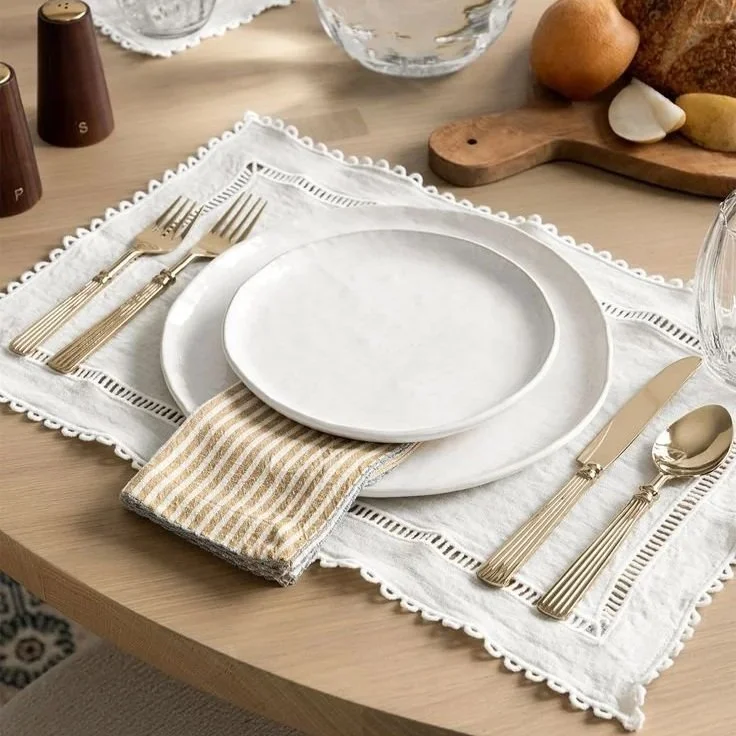 The Minimalist Table Setting: How to Set a Simple, Elegant Dinner Table