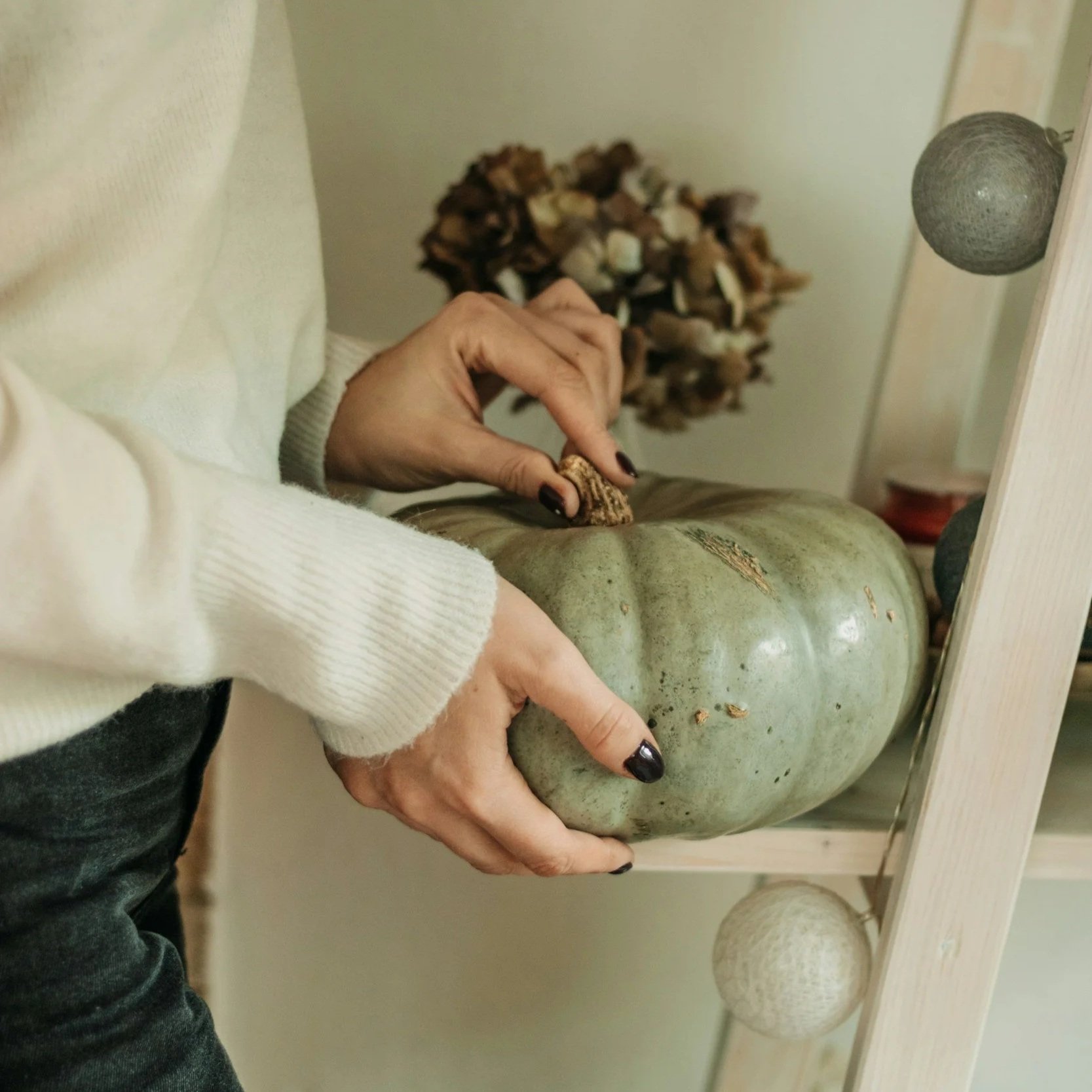 10 Subtle Ways to Decorate for Fall When You Hate Orange