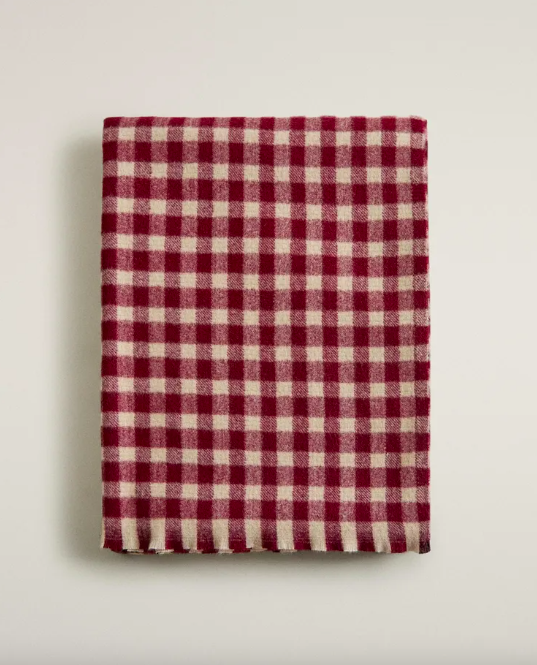 ZH GINGHAM CHRISTMAS BLANKET WITH FRINGE.png