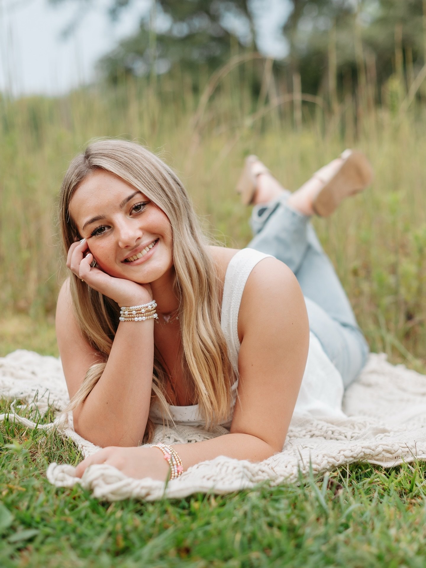 Chloe ✨ Class of 2026
We had a wonderful morning among the flowers at @terrafarmsandfield &amp; around the Nixon Park trails. Can&rsquo;t wait to share more from her senior session!