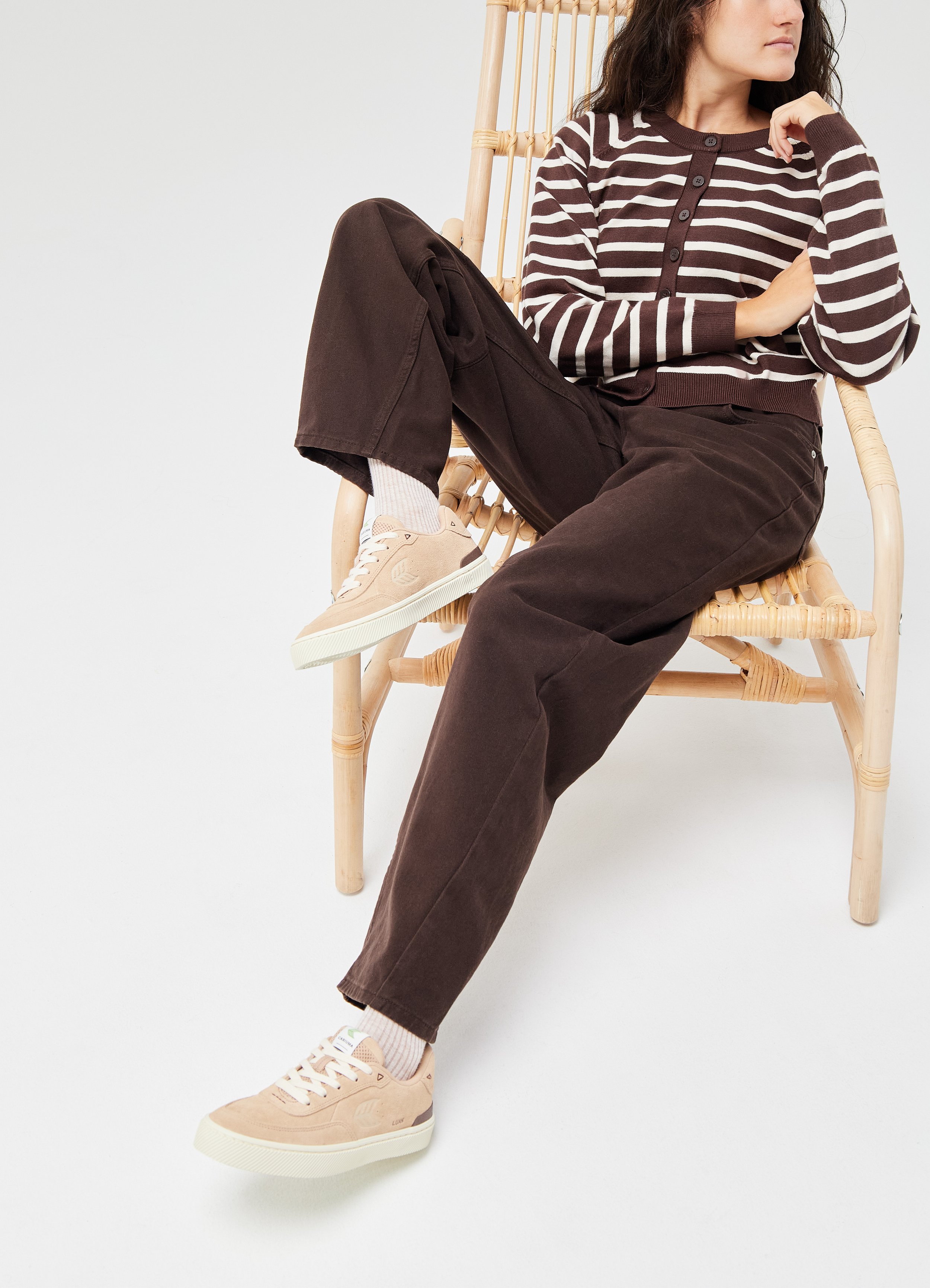 472402N42_LUAN PRO Suede Desert Taupe_FB_002.jpg