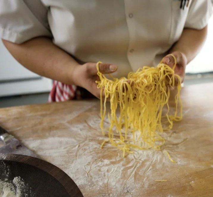 Separating the tagliolini.