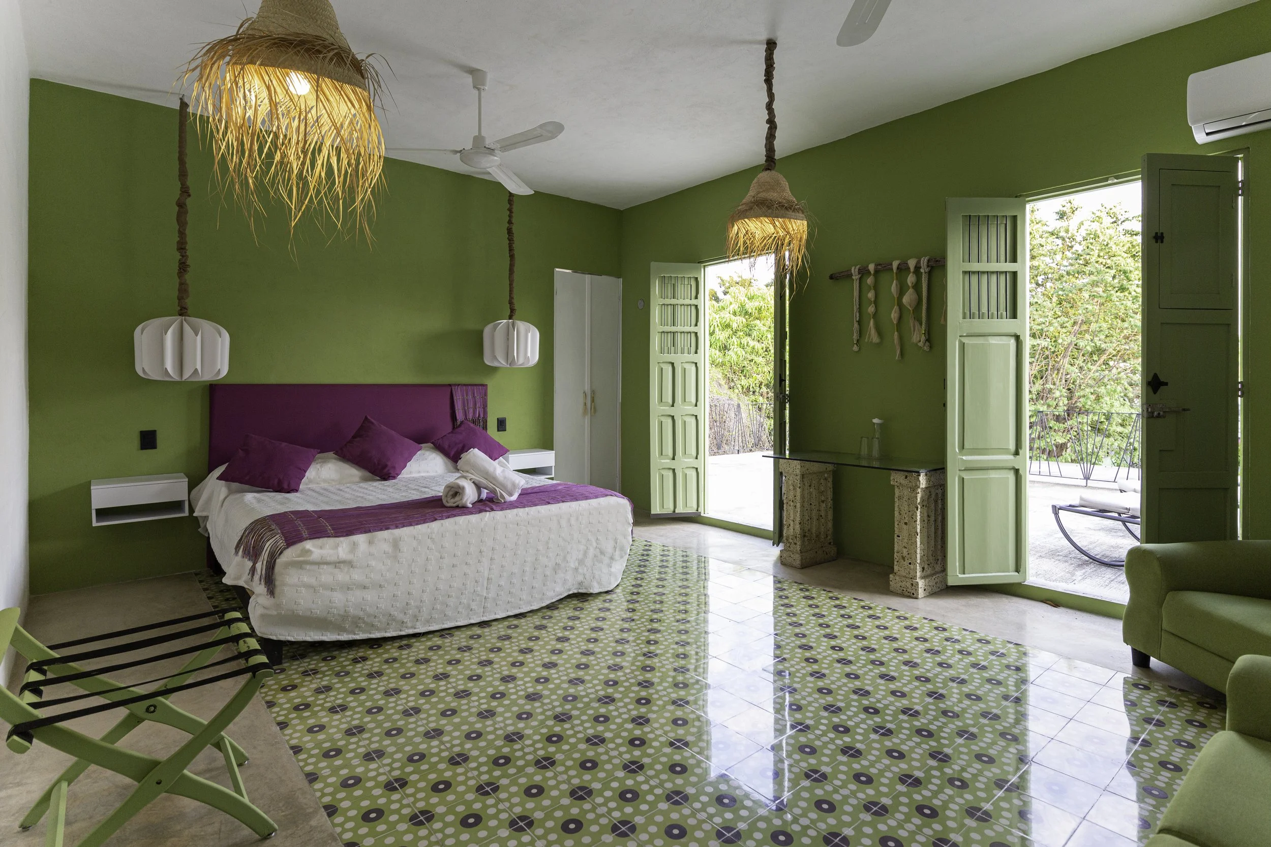 large home un merida centro for vacation rentla up to 16 guests features 5 bedrooms and a big patio with pool