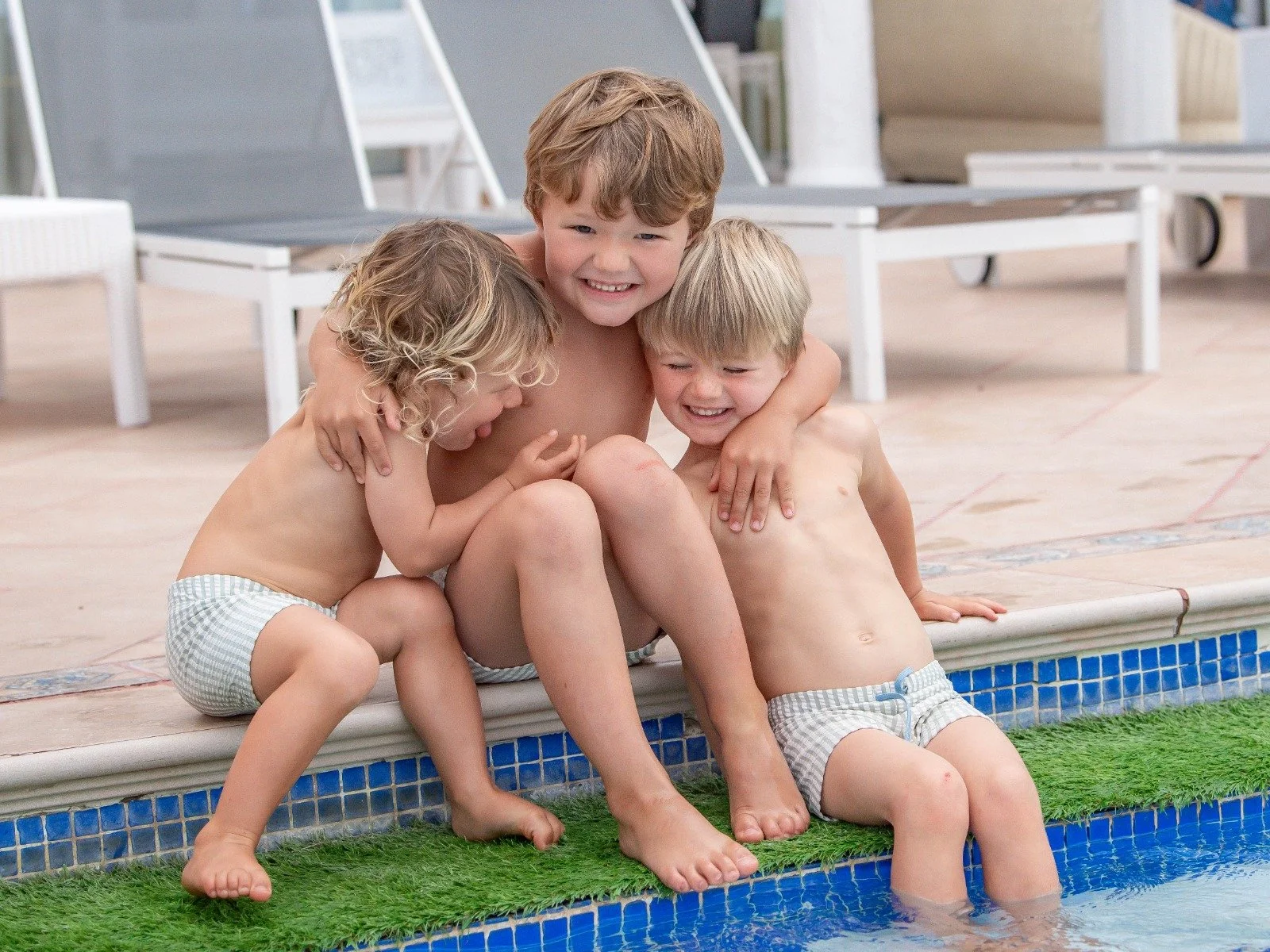 Watching little ones seek out connection is such a beautiful reminder 😍

We all need someone to lean into.

Someone to laugh with, feel safe with, and more than anything, someone who understands us. 

Connection helps our children thrive.

And the s