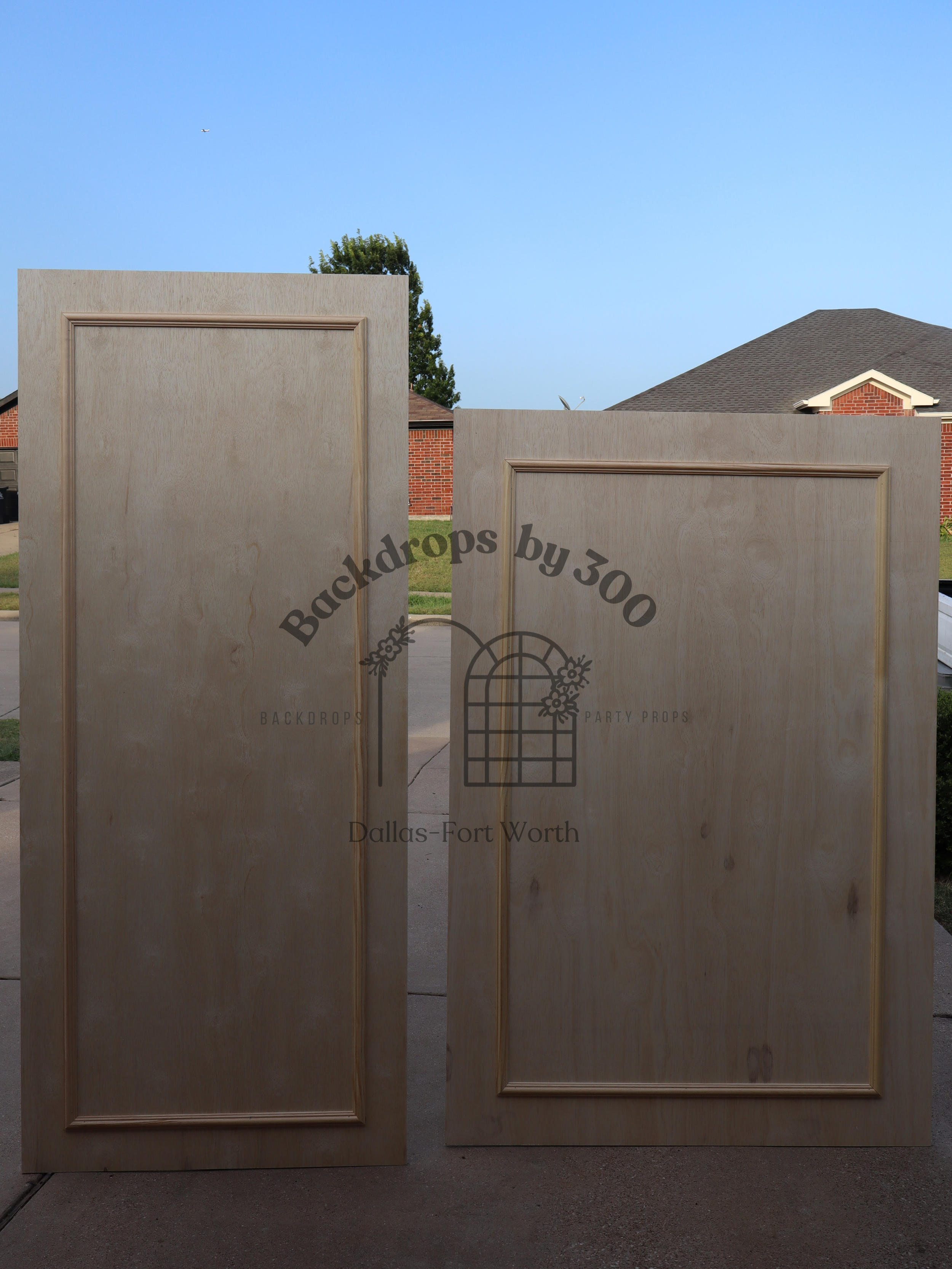 Square Arch with Trim 
7ft x 3ft (Left) & 6ft x 4ft (Right)