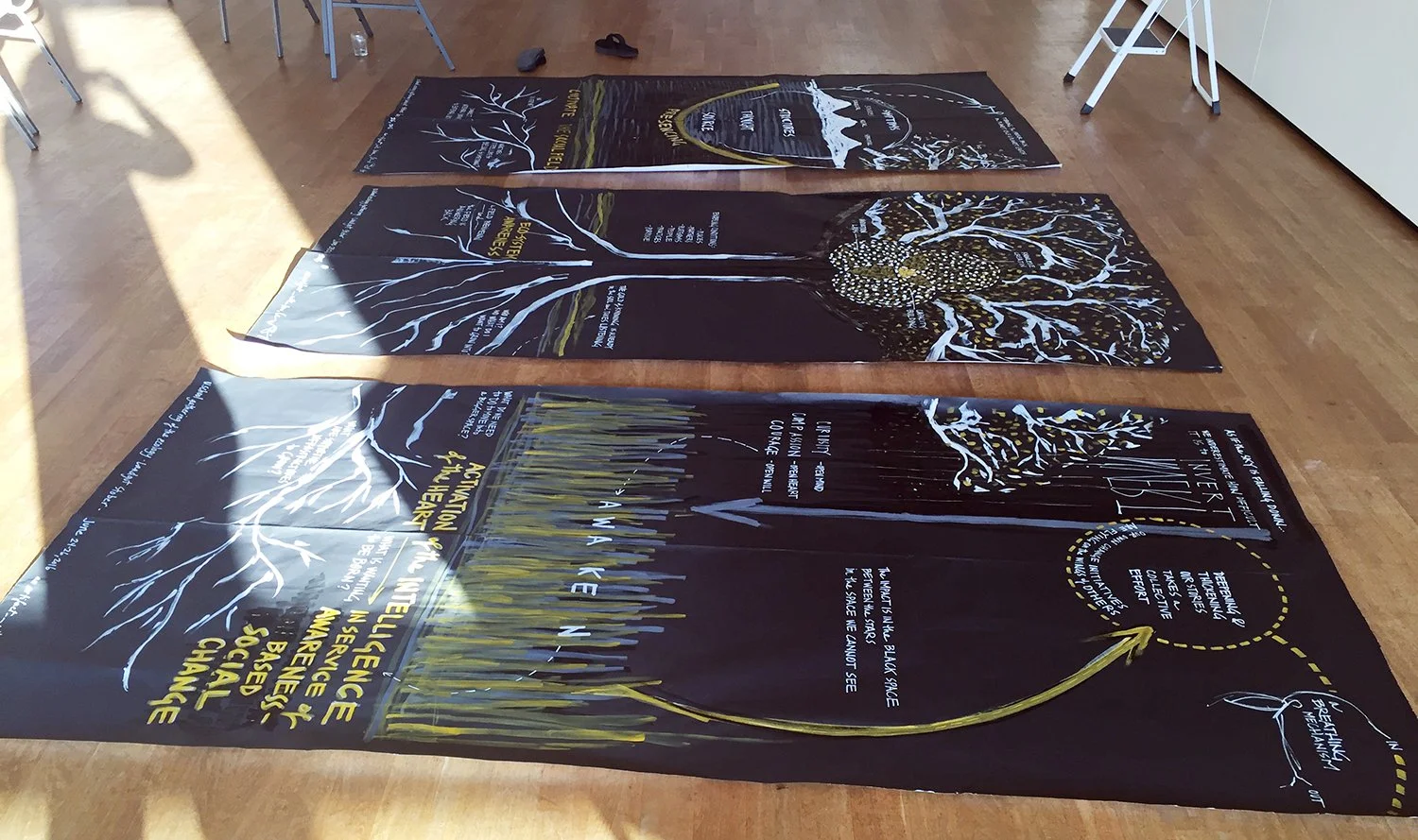 Figure 29: Removal. The careful removal of the artifact from the wall, after digital documentation.