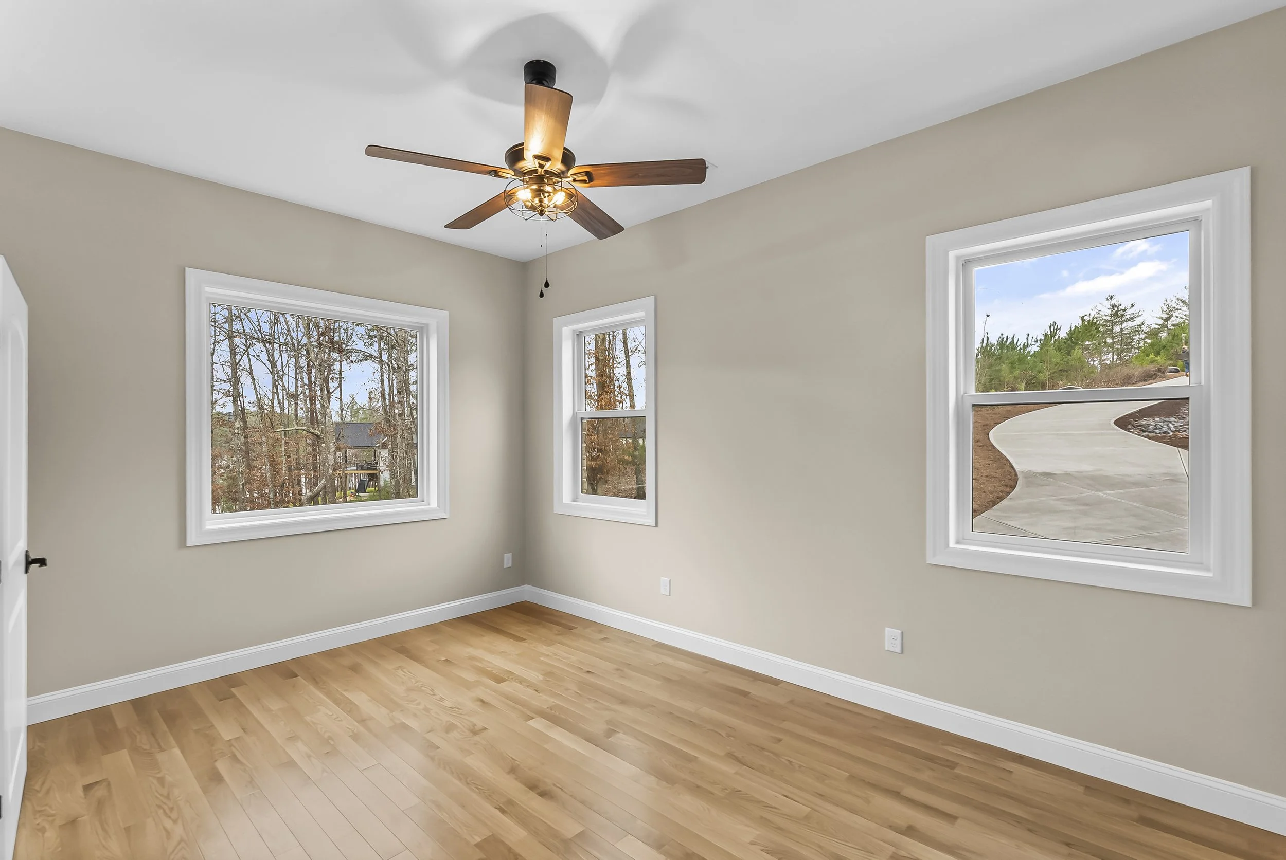 25-5715 leeward lane-1.jpg