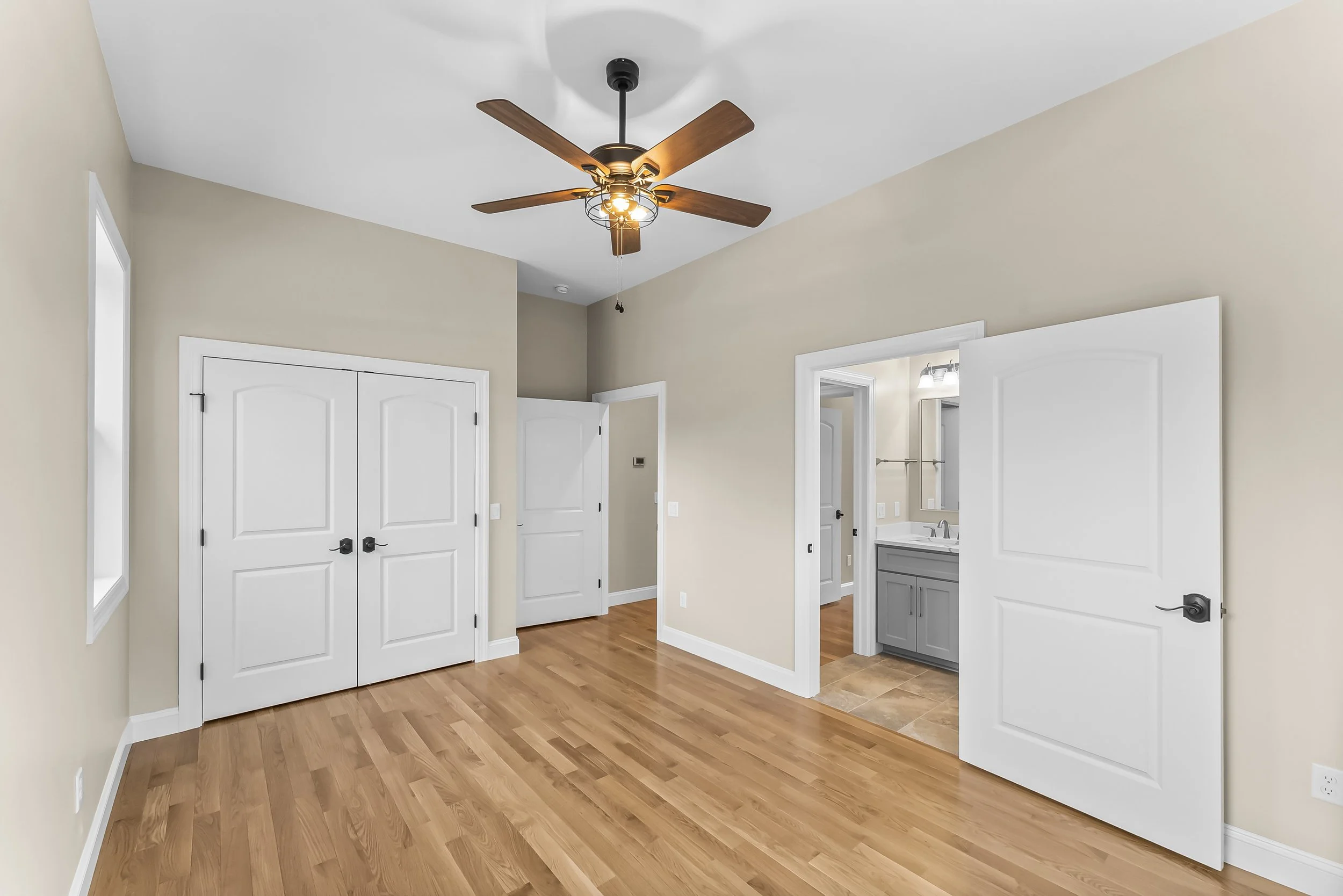 26-5715 leeward lane-2.jpg