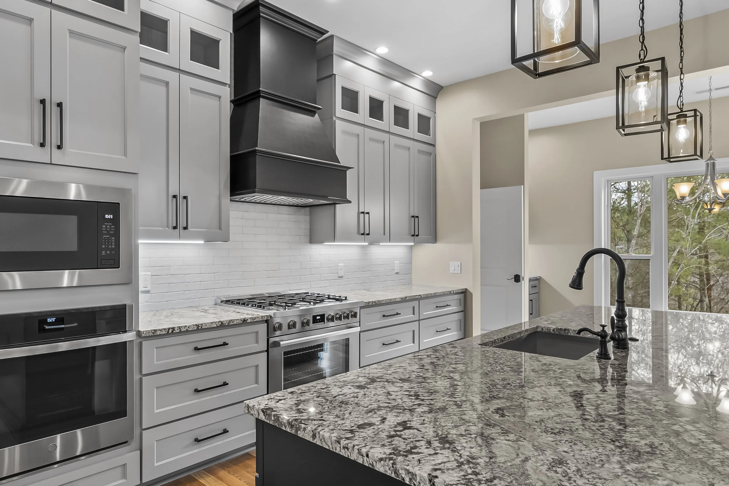 21-5715 leeward lane-19.jpg