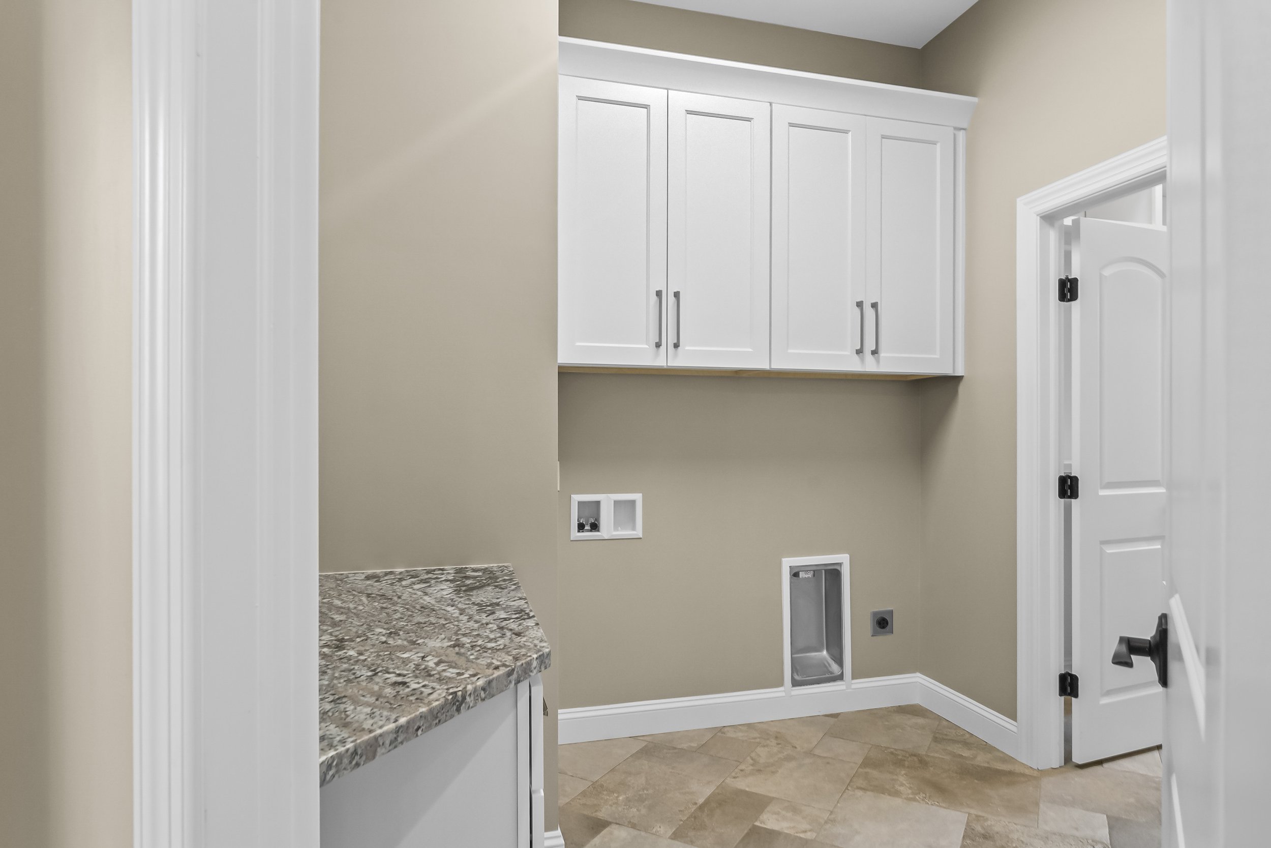 32-5715 leeward lane-28.jpg
