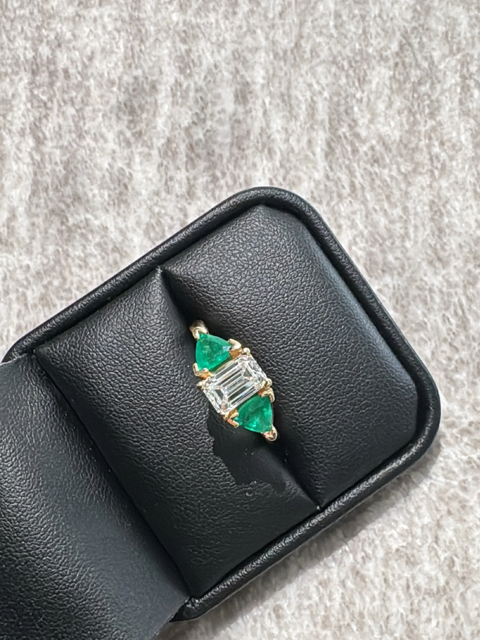 Emeralds on emeralds! Recently finished custom piece, gorgeous natural emeralds and emerald cut diamond with a sleek and modern prong setting 💚

Reach out to us to start your bespoke piece