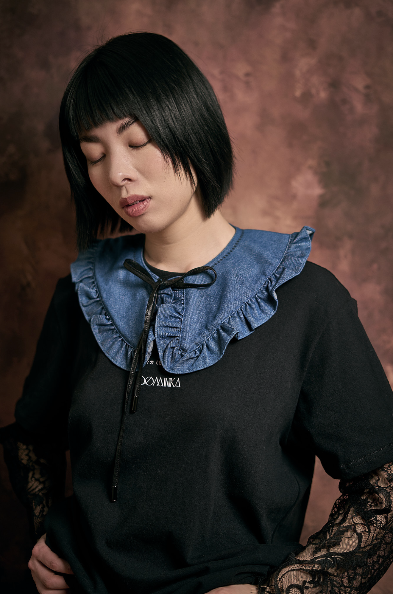 Essential — Embroidered Denim Collar 2