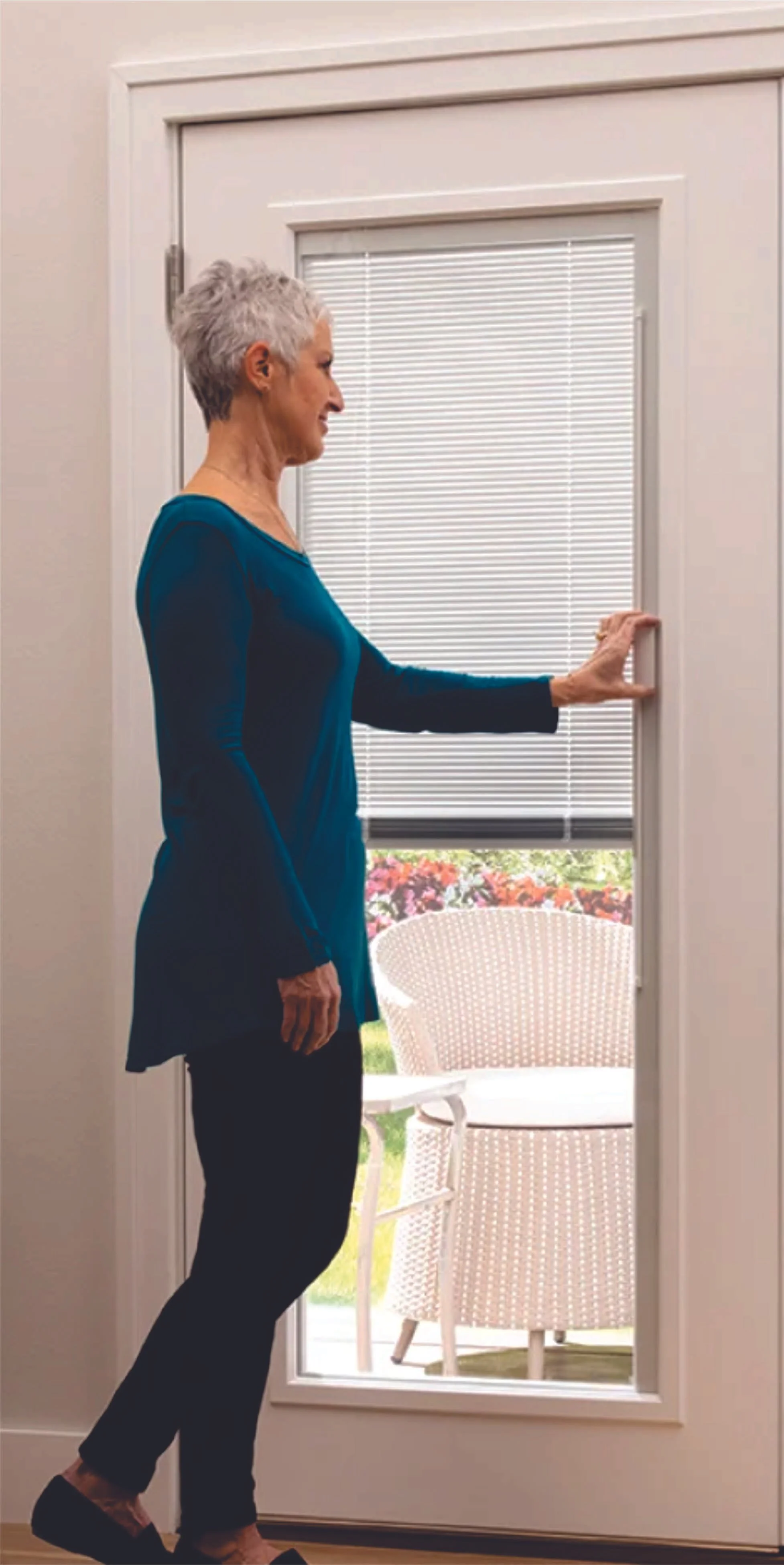 glass with blinds 3.jpg