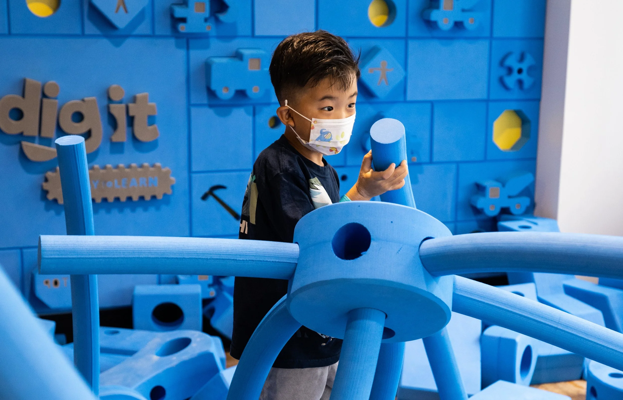 DIG_Blue_Blocks_Boy-min.jpg