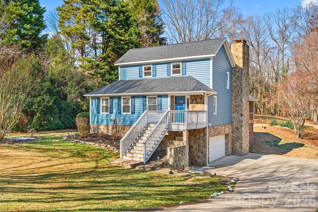 4711 Mountain Point Lane, Charlotte, North Carolina 28216