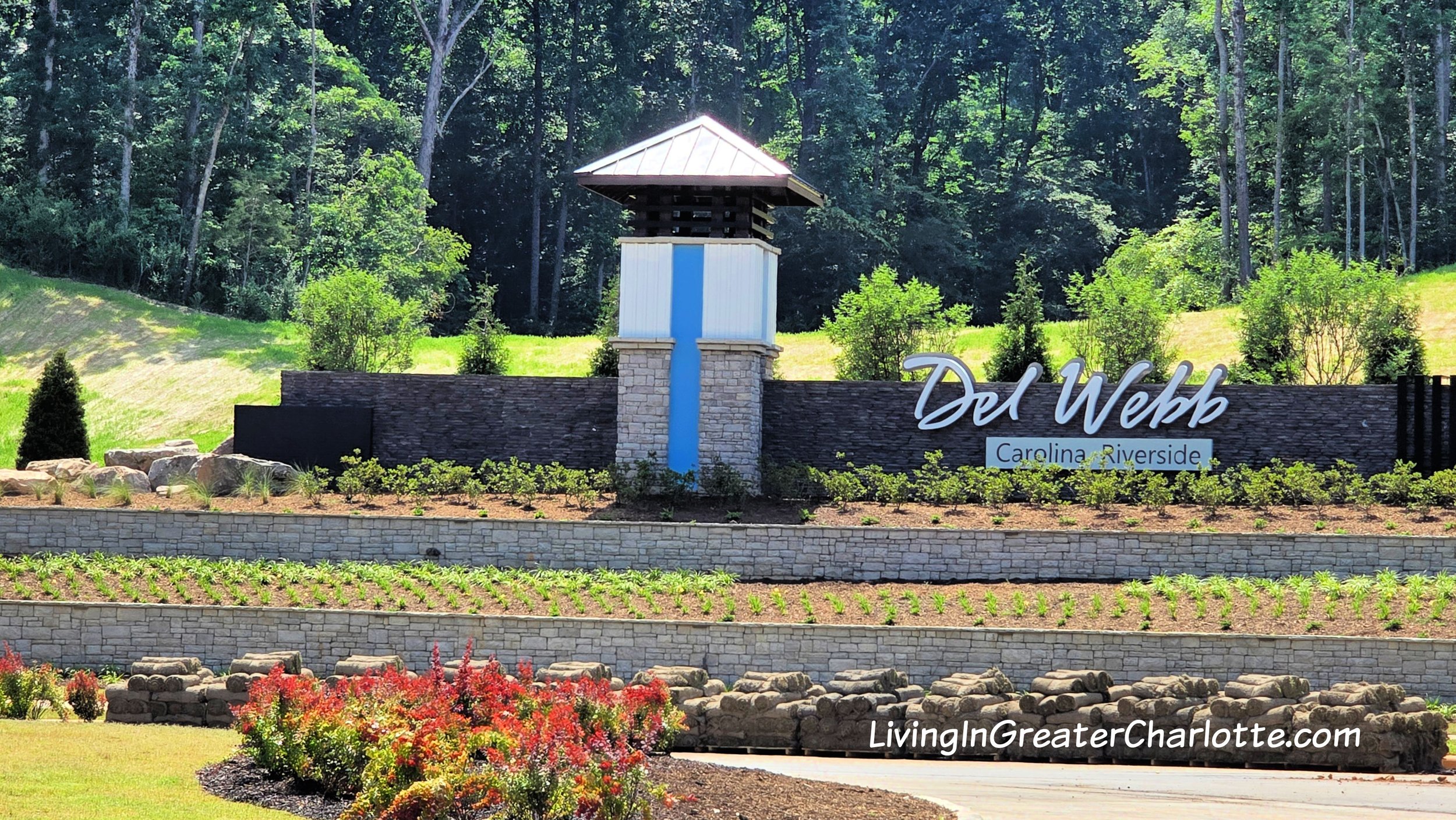 Del_Webbs_Carolina_Riverside.jpg