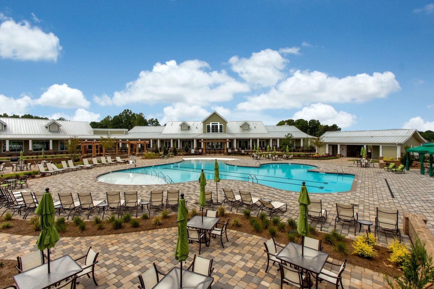 cresswind-charlotte-outdoor-resort-pool-sundeck-55-plus-community-charlotte-nc.jpg