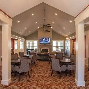 courtyards-of-marvin-clubhouse-dining-room-with-vaulted-ceiling-active-adult-community-marvin-nc.jpg