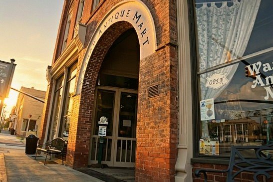 waxhaw-nc-antique-mart-arched-brick-entrance.jpg