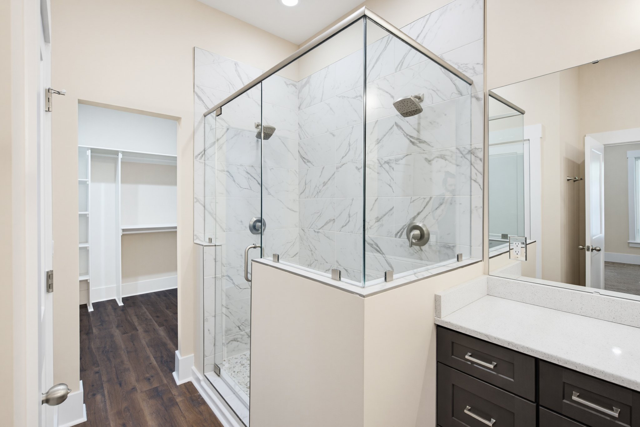 2507 forest Lawn Dr-172.jpg