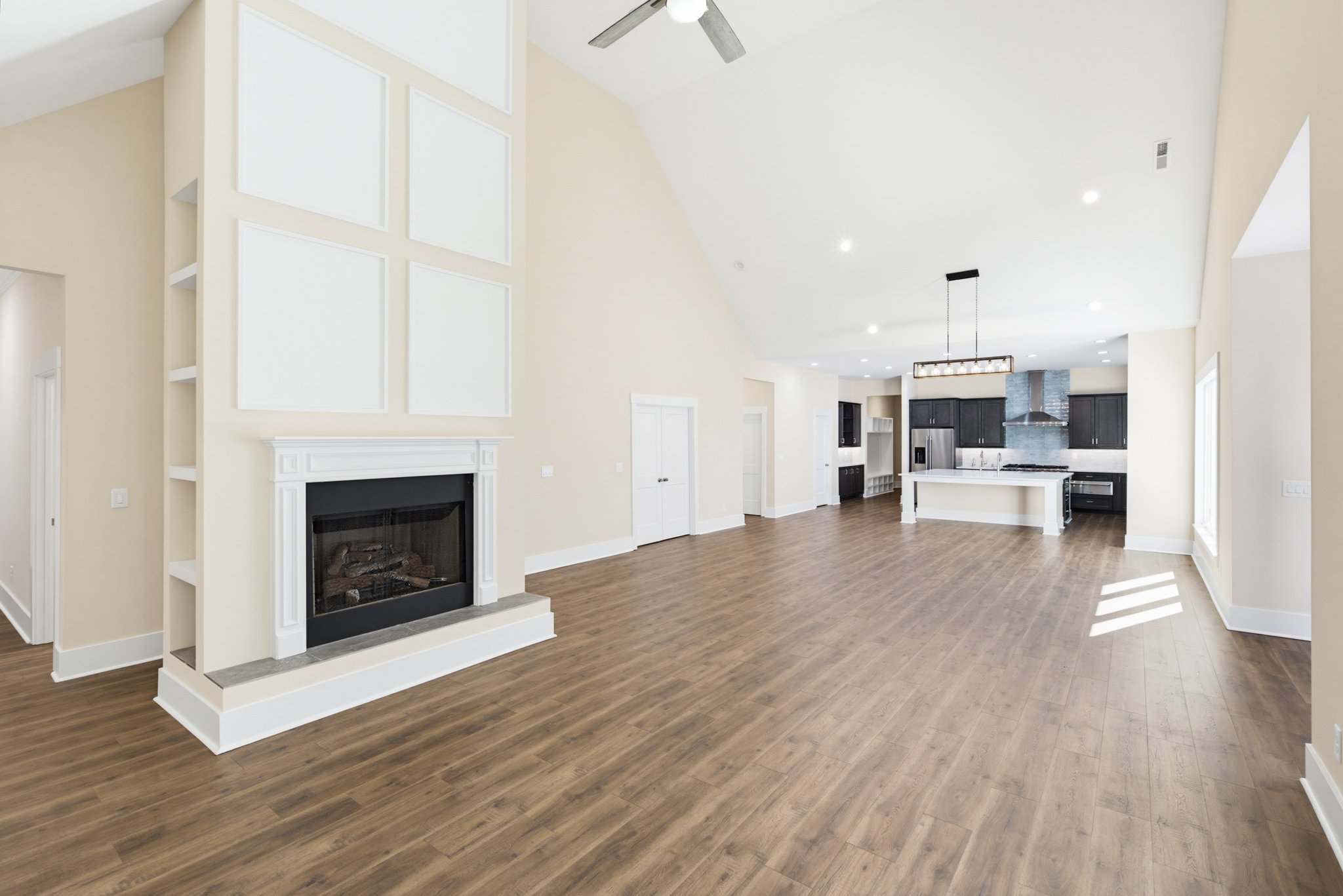 2507 forest Lawn Dr-160.jpg