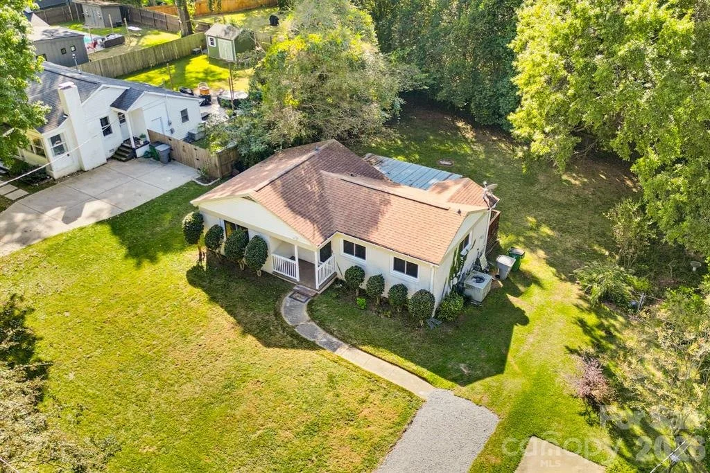 1733 Merry Oaks Road, Charlotte, NC 28205