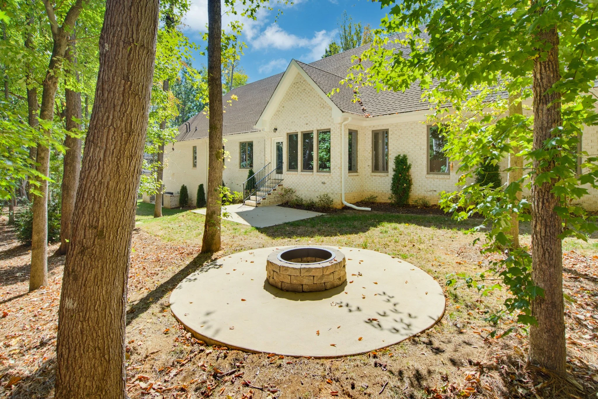 2507 forest Lawn Dr-231.jpg