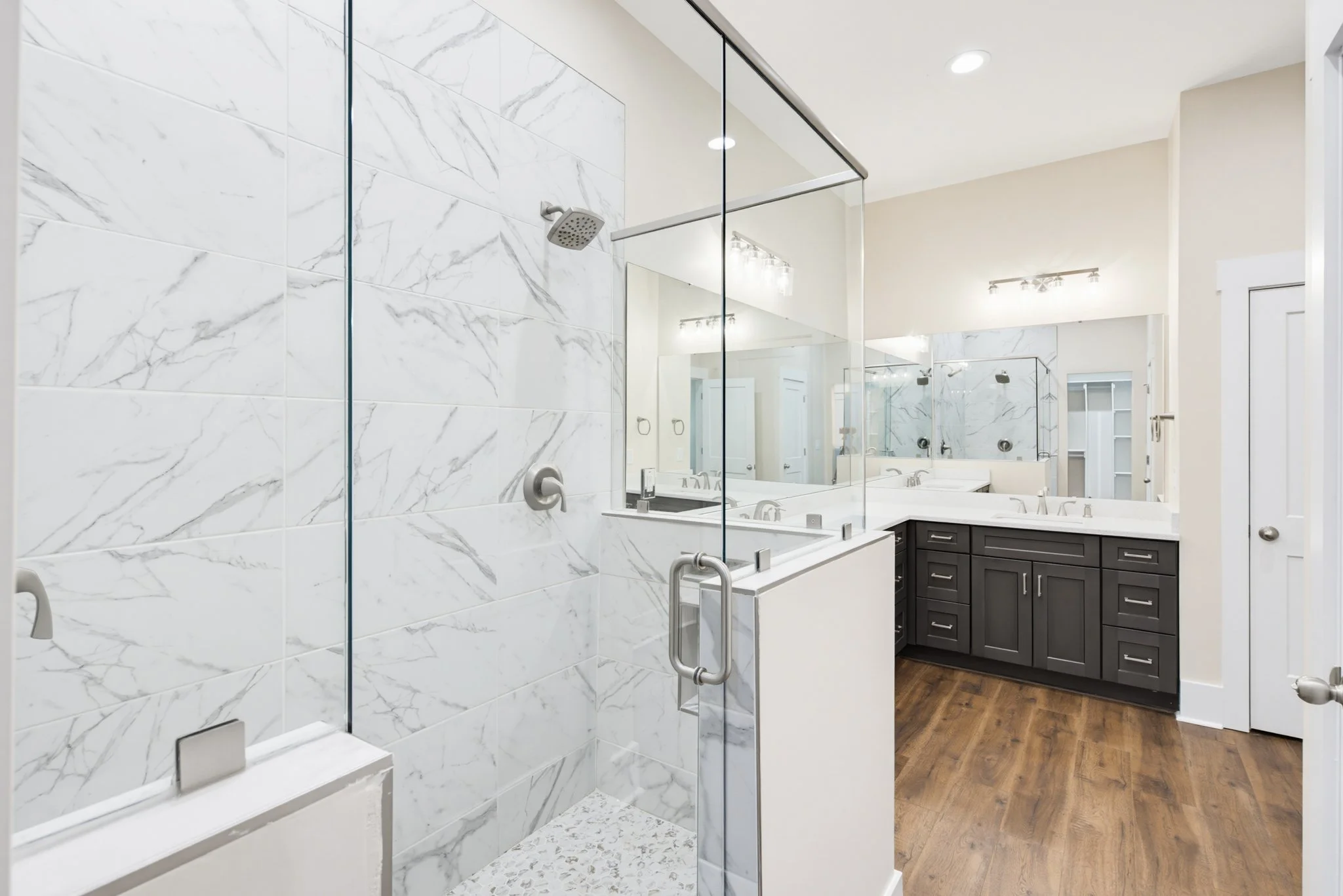 2507 forest Lawn Dr-171.jpg