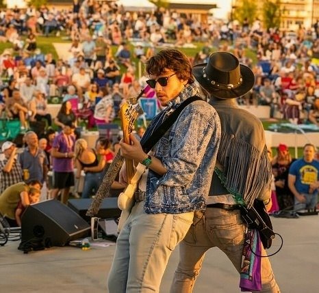 ballantyne-outdoor-concert-crowd-at-ballantyne-event-charlotte-nc.jpg