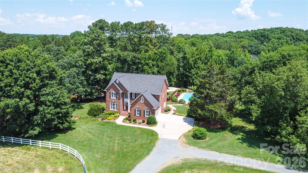 5610 Golden Pond Drive 
Indian Trail, North Carolina 28079 
 2.5%  
 click here for the commission agreement 