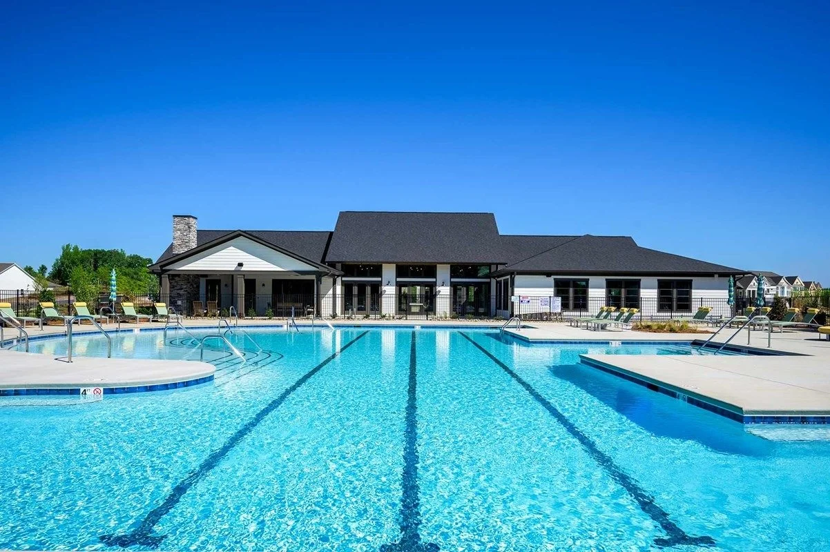 encore-at-streamside-community-pool-and-clubhouse-daytime-view-active-adult-community-waxhaw-nc.jpg