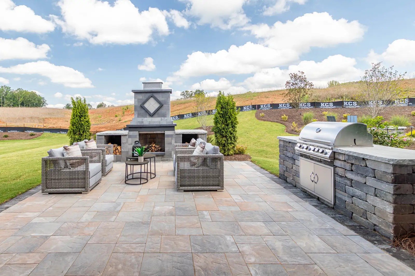 encore-at-streamside-outdoor-grilling-station-and-patio-active-adult-community-waxhaw-nc.jpg