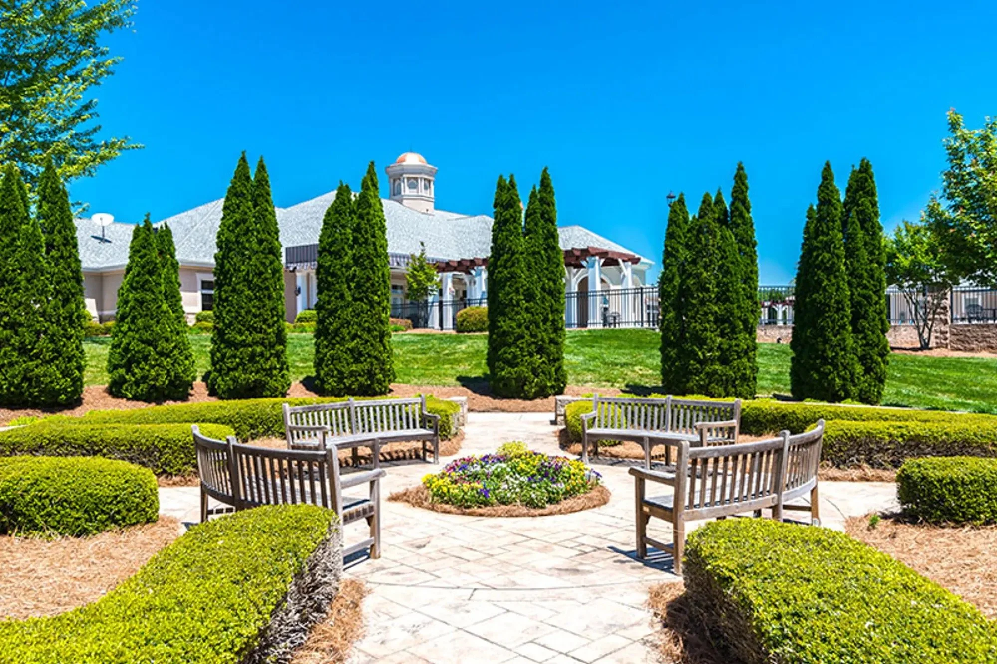 four-seasons-at-gold-hill-garden-courtyard-benches-active-adult-lifestyle-fort-mill-sc.jpg