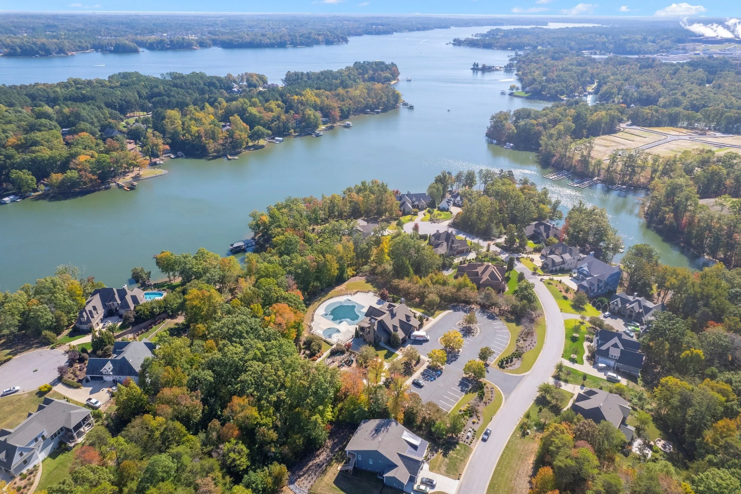 handsmill-on-lake-wylie-aerial-view-of-waterfront-community-homes-clubhouse-and-pool-lake-wylie-sc.jpg