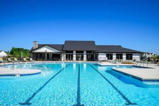 encore-at-streamside-community-pool-and-clubhouse-wide-view-active-adult-community-waxhaw-nc.jpg