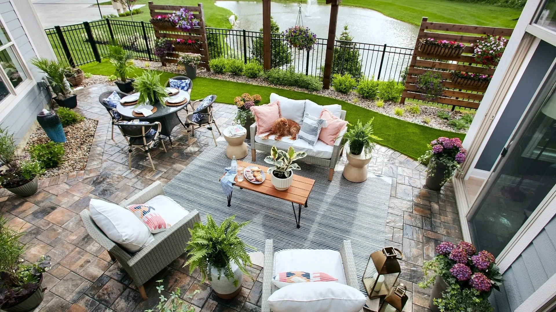 the-courtyards-on-lake-norman-private-courtyard-patio-with-outdoor-seating-active-adult-community-cornelius-nc.jpg
