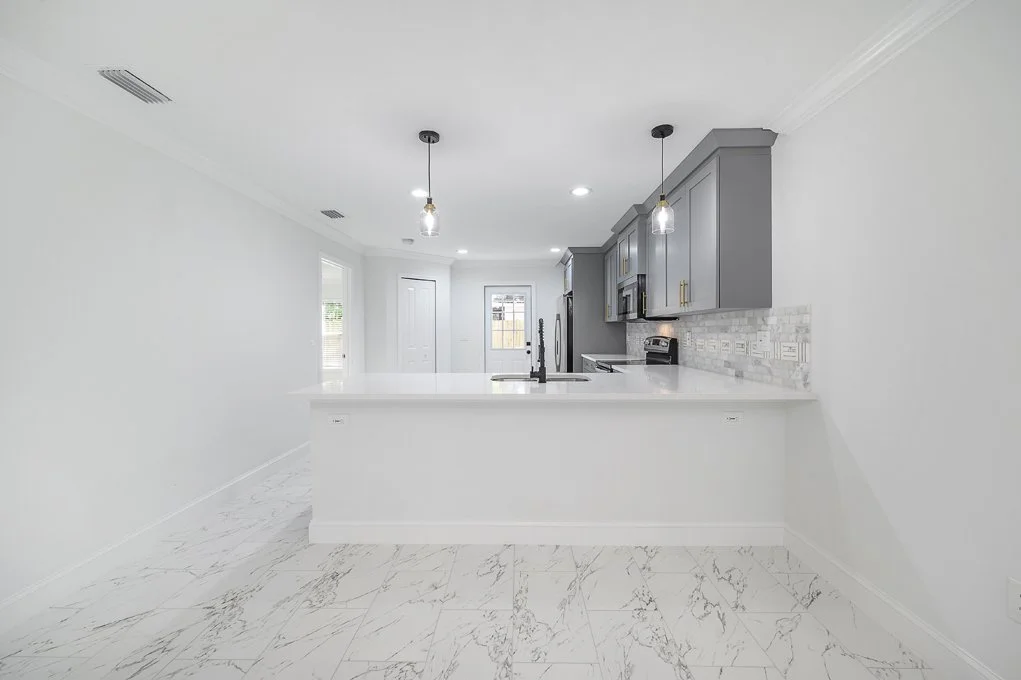 8107 n 10th st 25.jpg