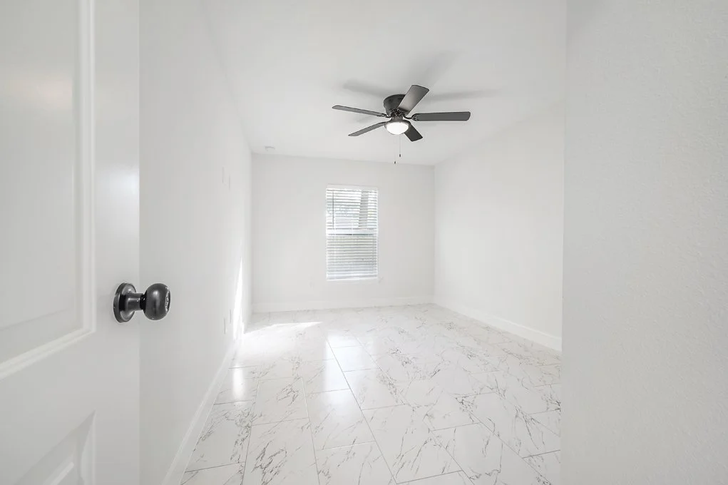8107 n 10th st 16.jpg