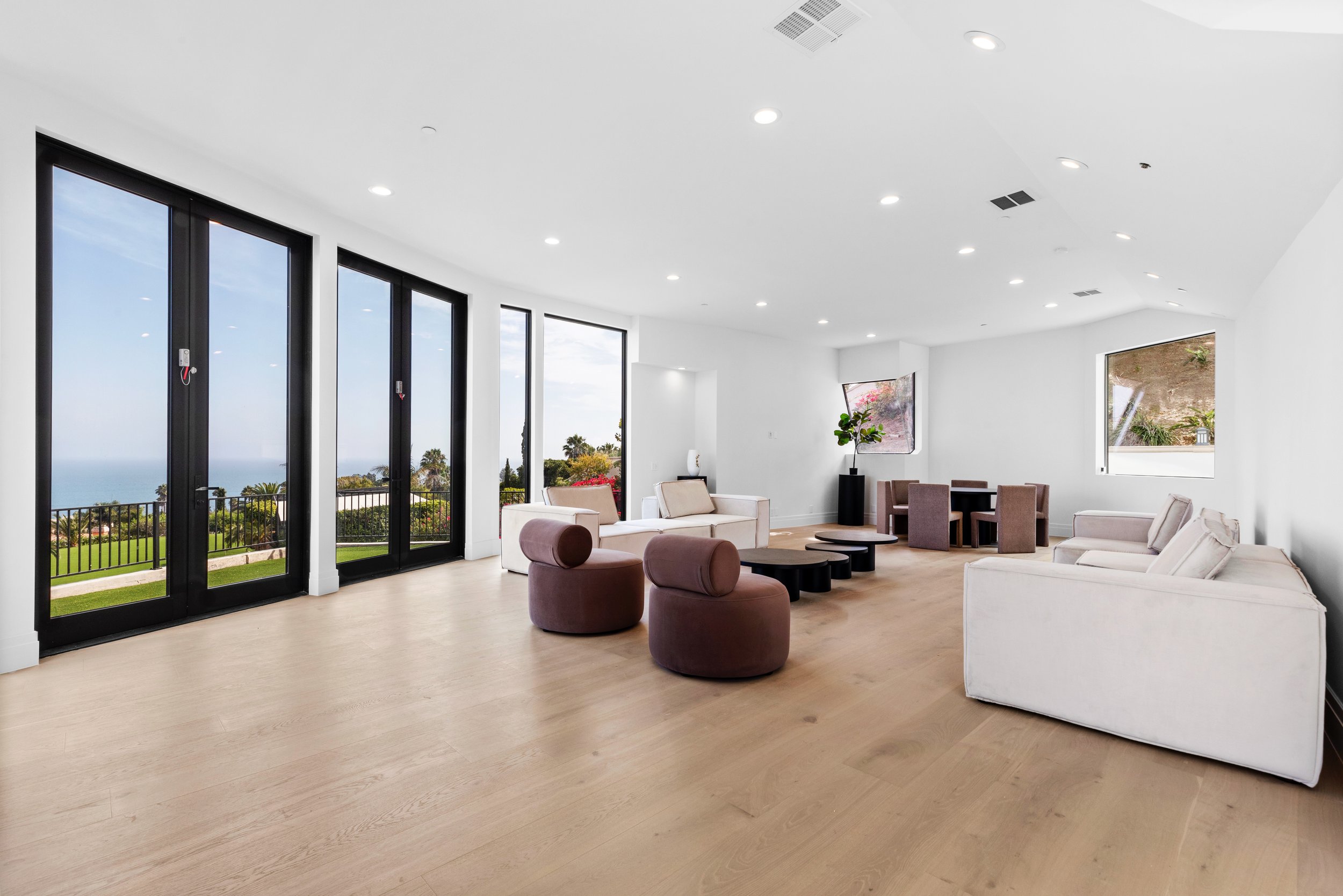 6380 Meadows Ct6.jpeg