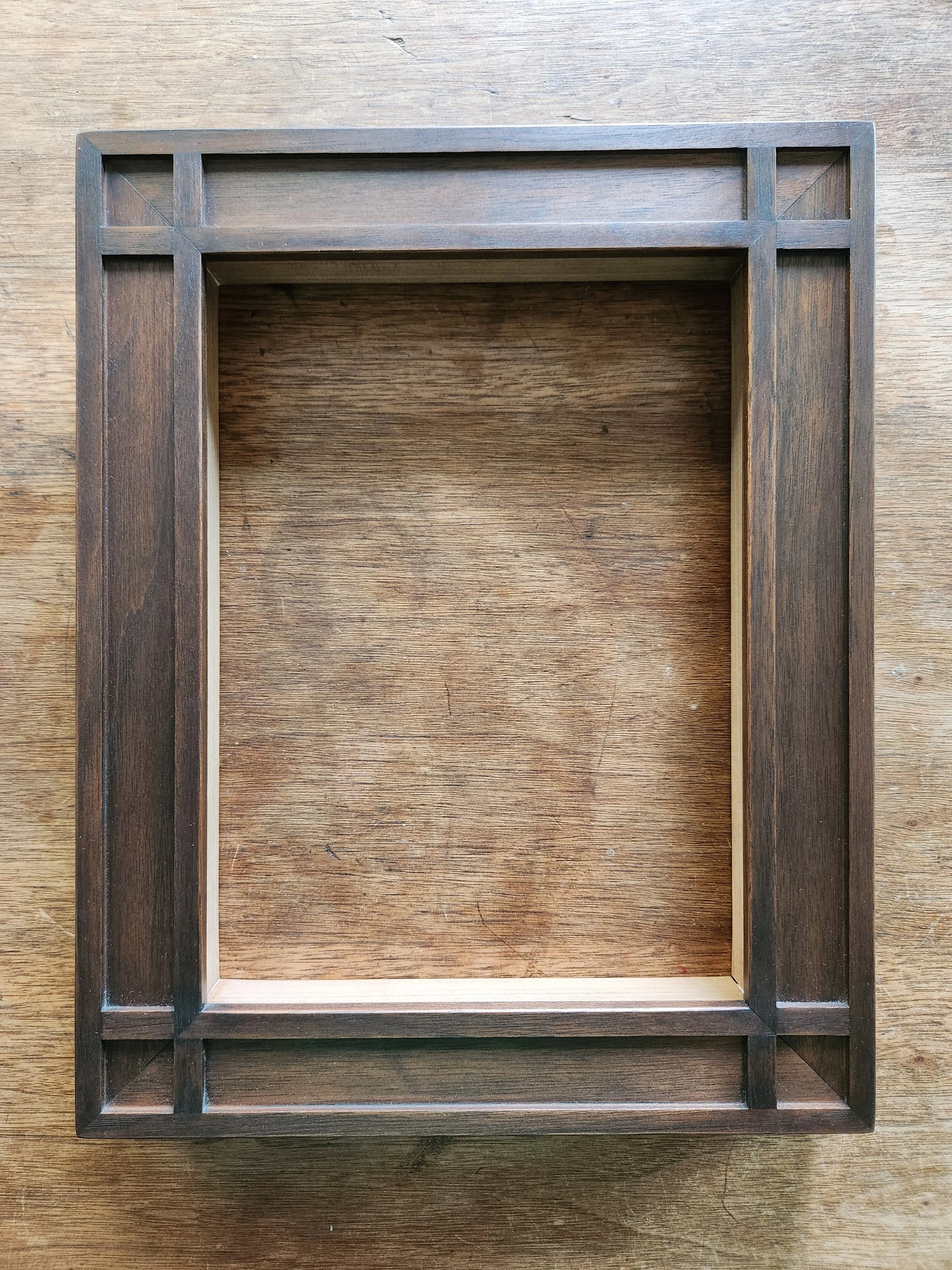 112134 Walnut Arts & Crafts Frame