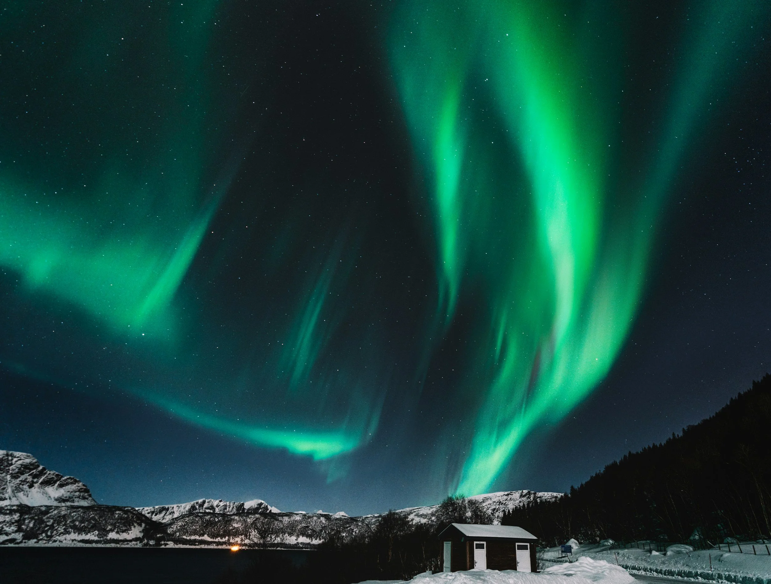 Norway vs. Iceland: Which Northern Lights Trip Is Actually for You