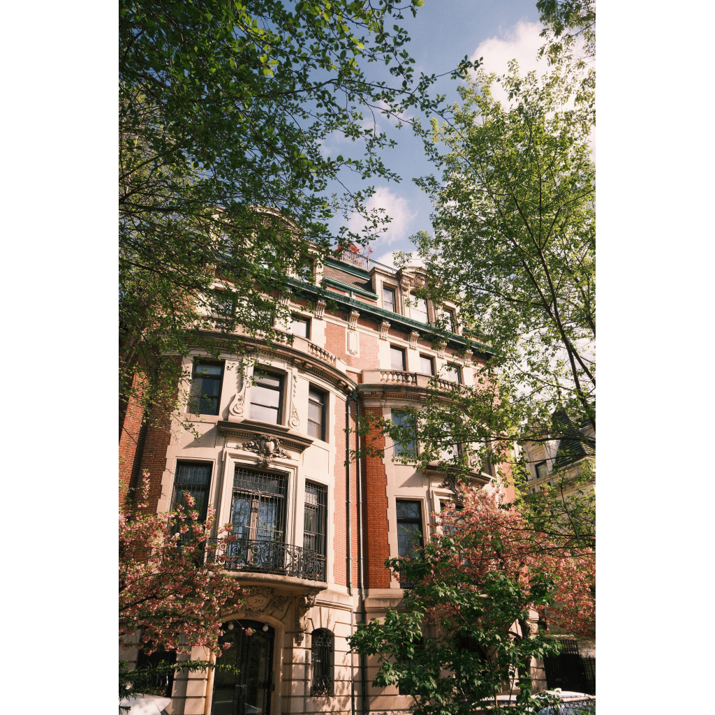 Riverside Drive viewing a Historic Home