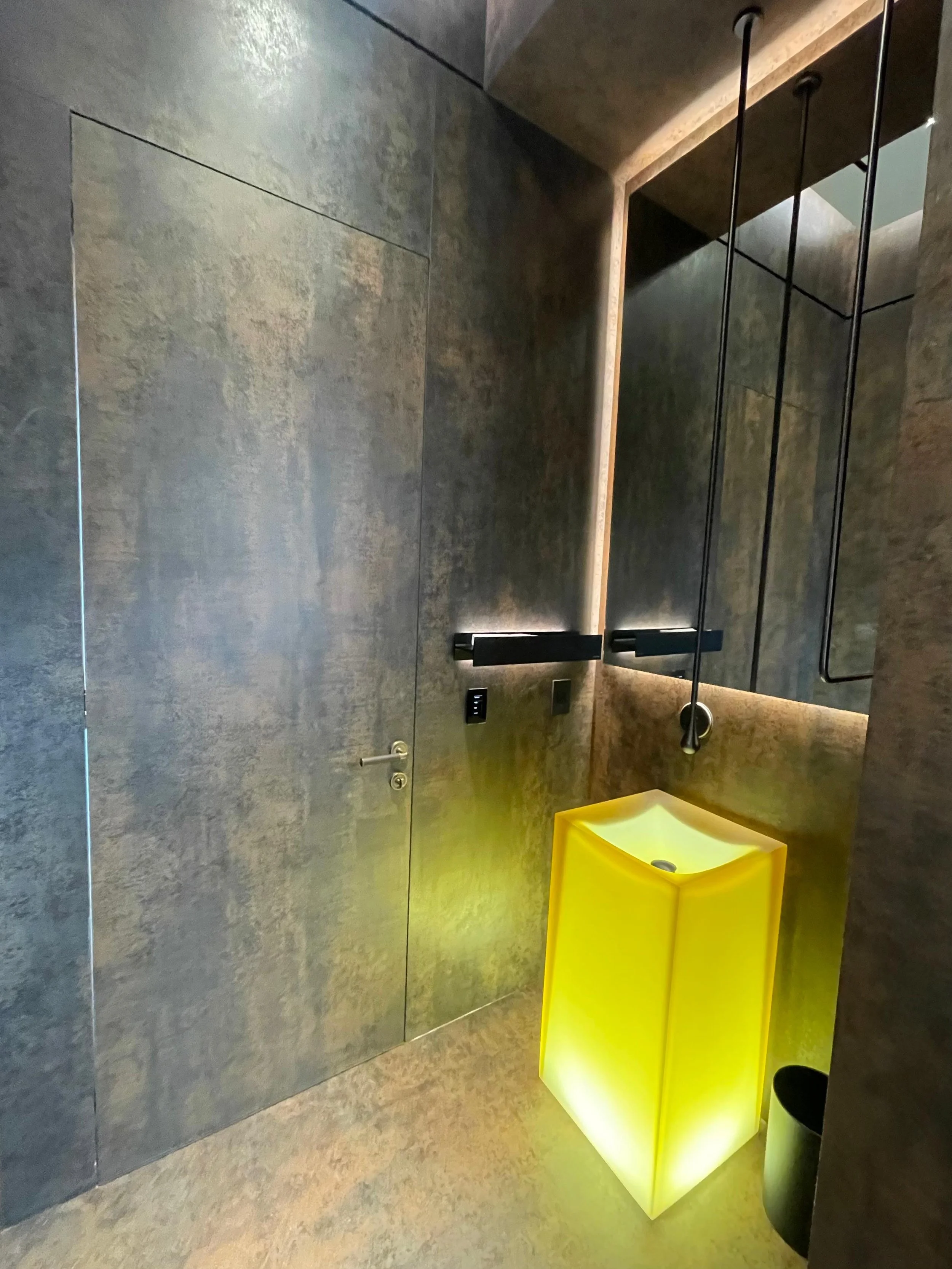 powder room.jpeg