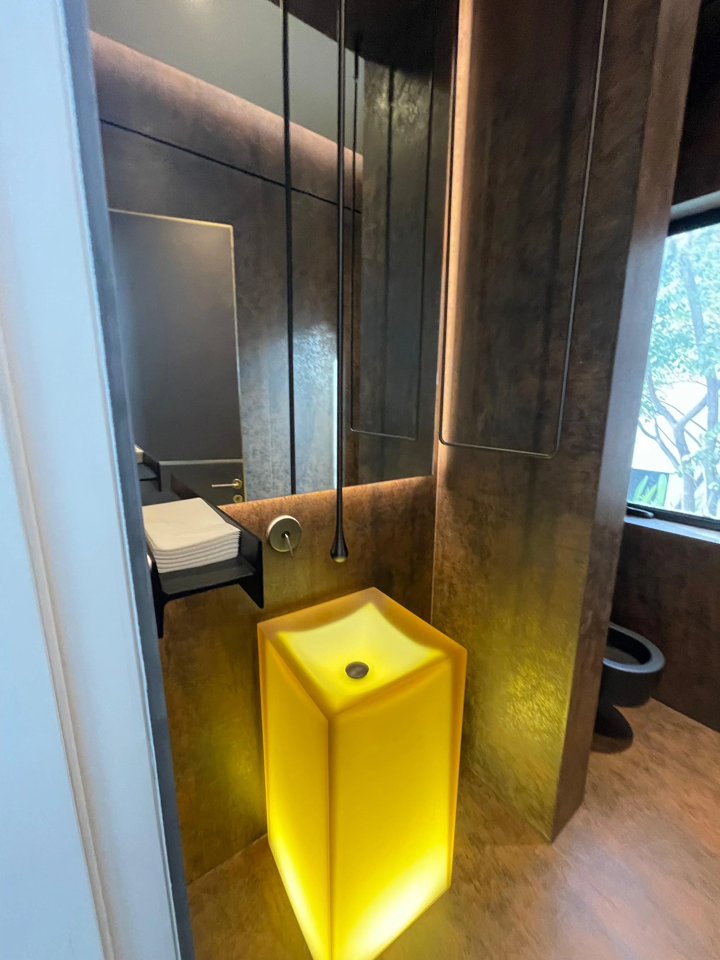 powder room 2.jpeg