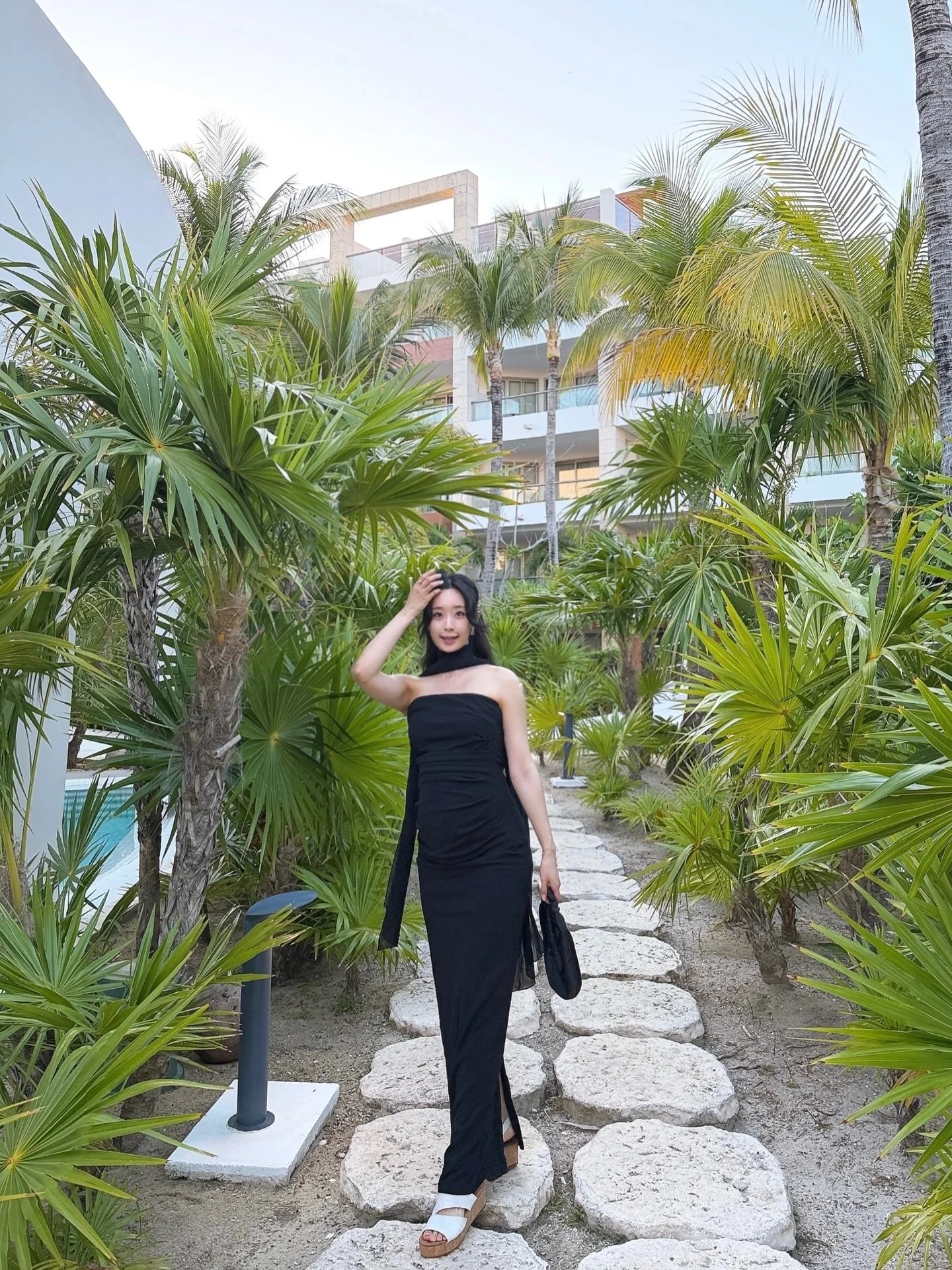 Tropical textures and beach getaways in Cancun ✨
멕시코의 따뜻한 햇살을 온전히 만끽하는 시간 💛🏝️